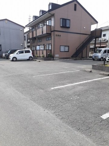 スペランツァ壱番館の駐車場