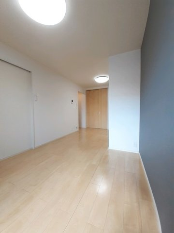 コッティ・ノイのその他