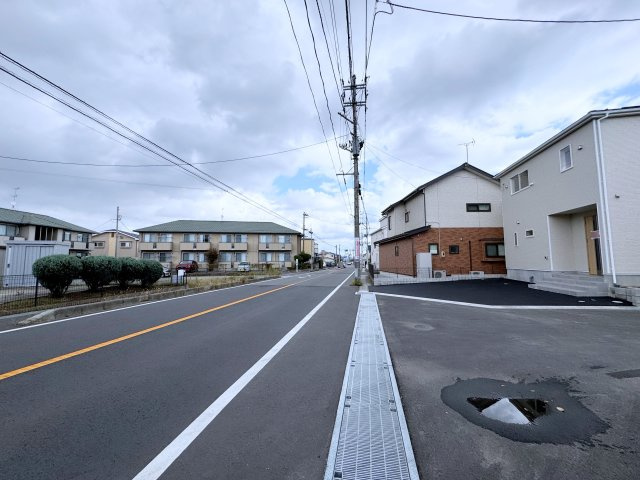 新築戸建・建売　郡山市富田町第19　CRADLE GARDEN　全8棟の前面道路含む現地写真|スーパーまで車で約1分程で買い物がしやすいです！