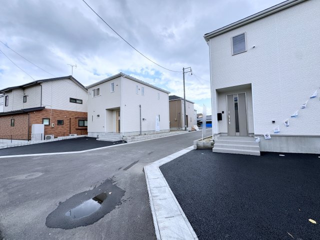 新築戸建・建売　郡山市富田町第19　CRADLE GARDEN　全8棟の前面道路含む現地写真|前面道路が広く駐車がしやすいです！