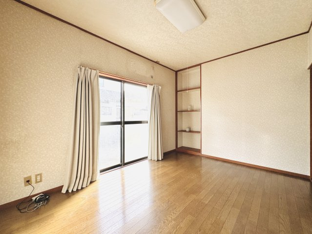 児玉郡上里町大字七本木　中古住宅の洋室