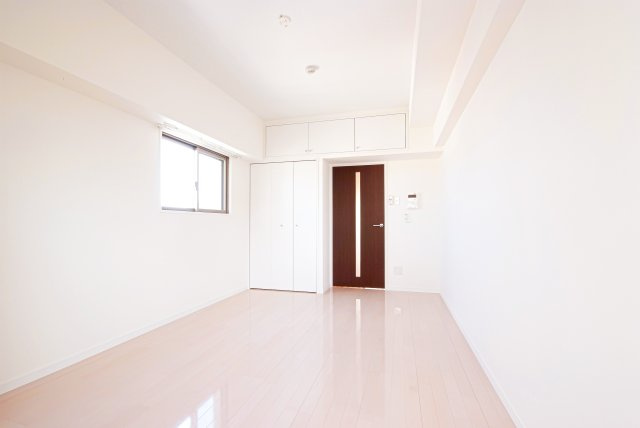 レスプリ・メゾンデリス　6階の居間・リビング|別号室のものになります。現状優先。