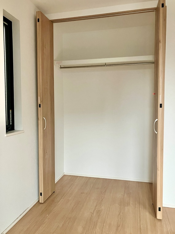 根津戸建の収納