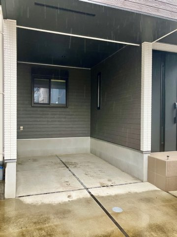 根津戸建の駐車場