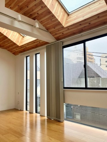 根津戸建の内装