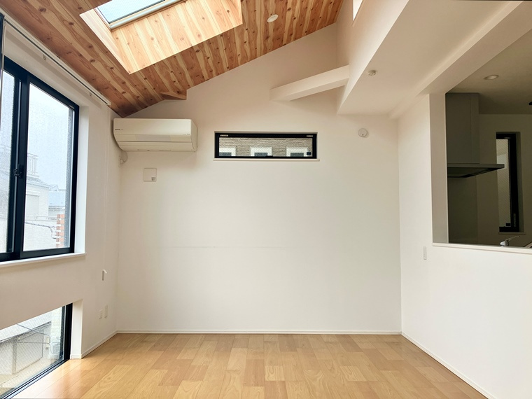 根津戸建の居間・リビング