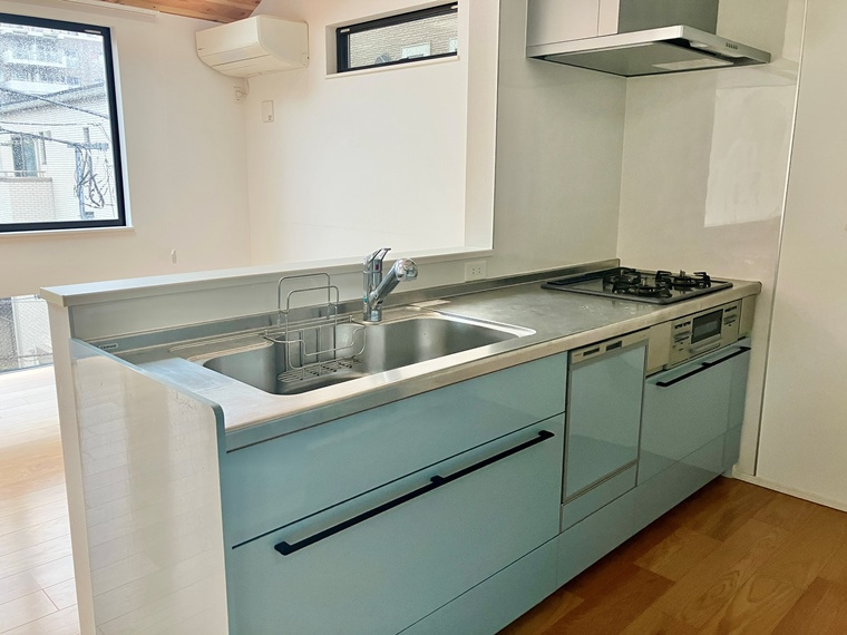 根津戸建のキッチン