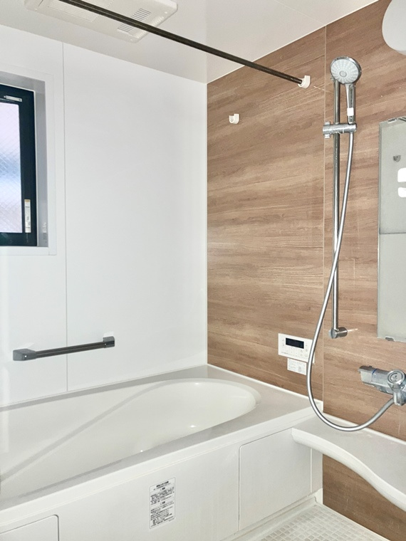 根津戸建の浴室