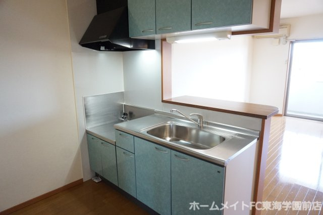 ソリテール麻生田のキッチン