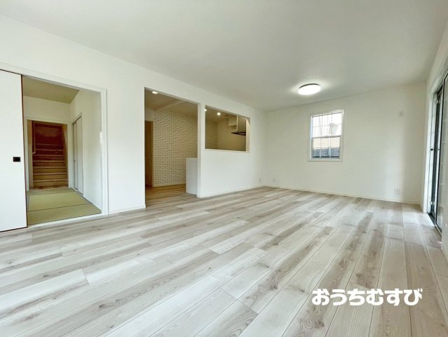 春日井市坂下町の居間・リビング