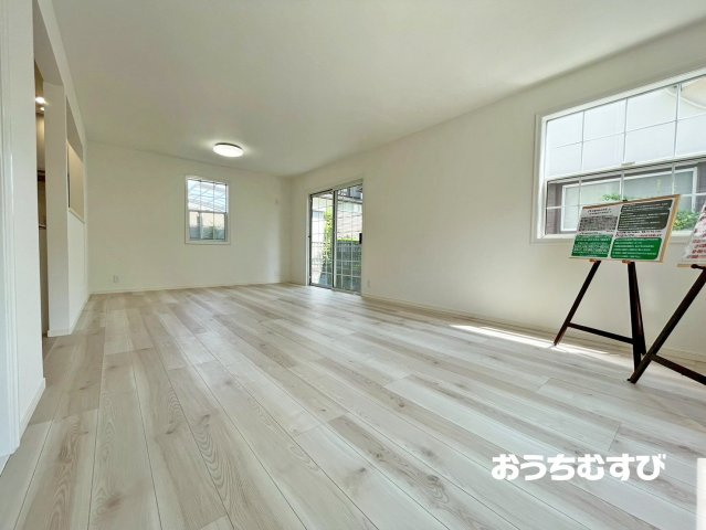 春日井市坂下町の居間・リビング