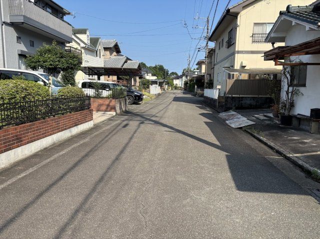 【前面道路含む現地写真】の画像