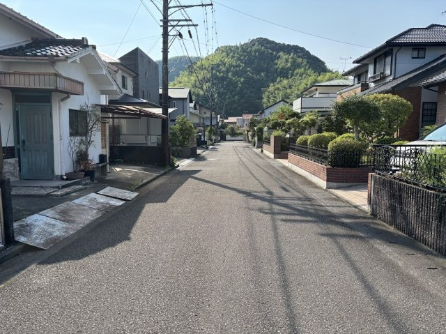 【前面道路含む現地写真】の画像