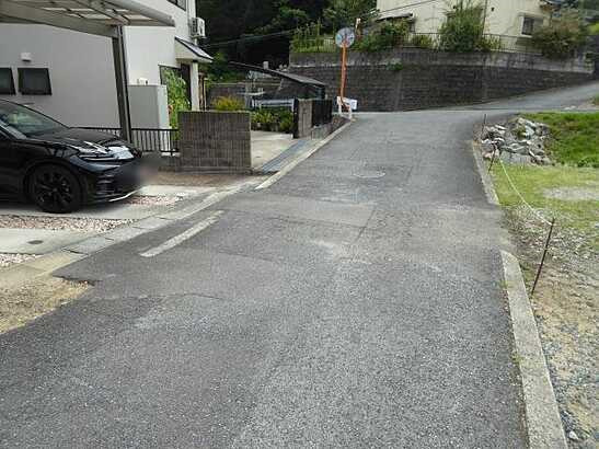 【前面道路含む現地写真】