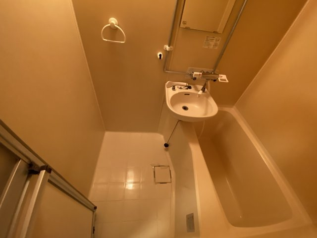 アバンセ16の浴室