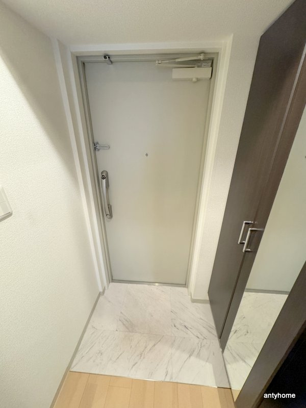 パークフラッツ野田阪神駅前　仲介手数料無料の玄関