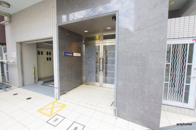パークフラッツ野田阪神駅前　仲介手数料無料のエントランス