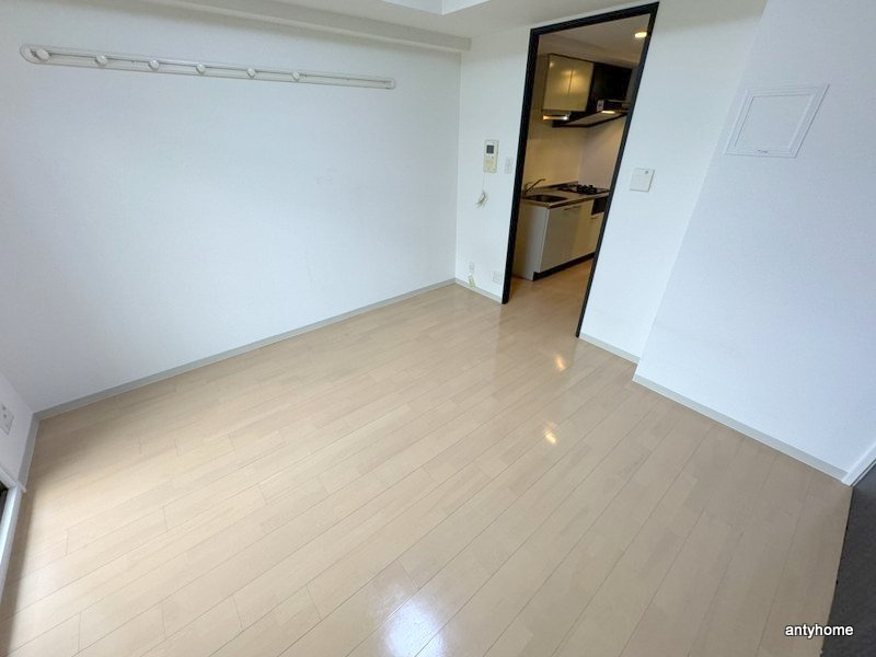 パークフラッツ野田阪神駅前　仲介手数料無料の居間・リビング