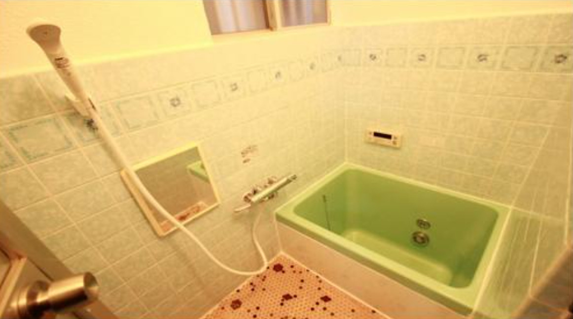 大阪市西成区北津守3丁目　旅館の浴室