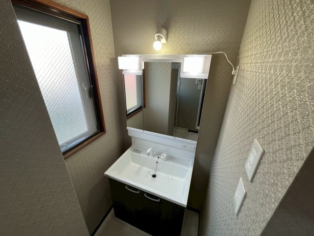 RIBEIRAⅠ～リベイラワン～の独立洗面台|シャンプードレッサーあり