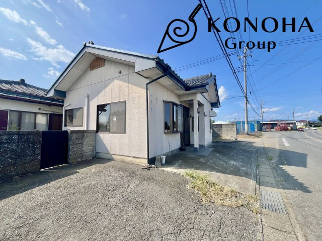 【中古戸建】伊勢崎市赤堀鹿島の外観|居宅+店舗付きのオウチ☆
内覧の際はご気軽にお電話ください♪