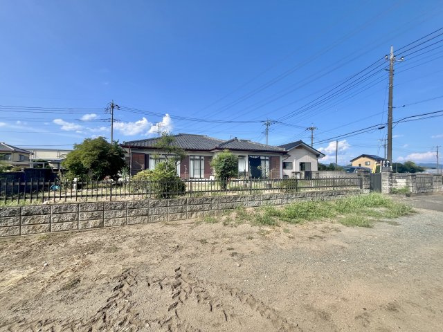 【中古戸建】伊勢崎市赤堀鹿島の外観|ゆったりと穏やかな暮らしがしたい方にはピッタリのロケーションとなっています♪