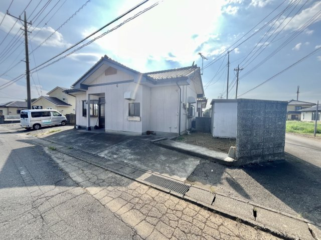 【中古戸建】伊勢崎市赤堀鹿島の前面道路含む現地写真|■現地写真
現地を見学する際はご気軽にお問い合わせください♪
「027-386-8693」