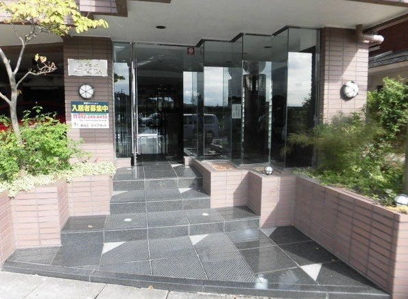 ラヴィアンムロガのエントランス