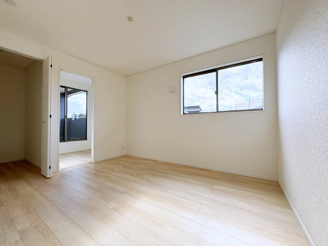 新築戸建・建売　郡山市富田町第19　CRADLE GARDEN　全8棟の洋室|2面採光で陽射しがたっぷり差し込む明るい洋室です！