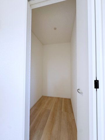 新築戸建・建売　郡山市富田町第19　CRADLE GARDEN　全8棟の収納|棚や収納ケースを自由にレイアウトできる、アレンジ自在のウォークインクローゼット！