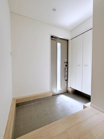 新築戸建・建売　郡山市富田町第19　CRADLE GARDEN　全8棟の玄関|玄関収納付きなので玄関がすっきりした状態を保てます！