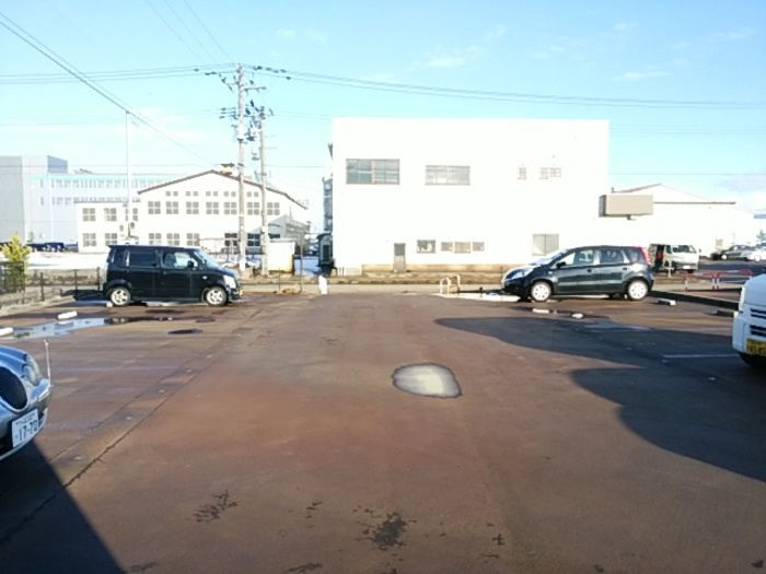 アトリエ ブランシェ A・Bの駐車場|駐車場に車を止められます