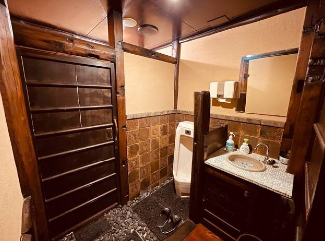 近江八幡市西本郷町東の店舗一部のトイレ