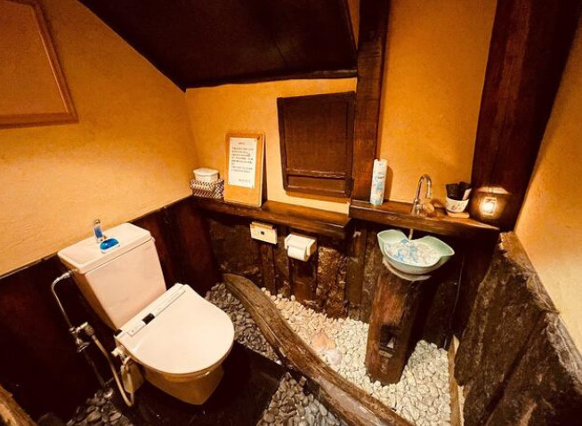 近江八幡市西本郷町東の店舗一部のトイレ