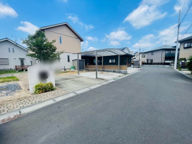 【前面道路含む現地写真】 | 笠間市鯉淵　積水ハイム施工　オール電化中古戸建