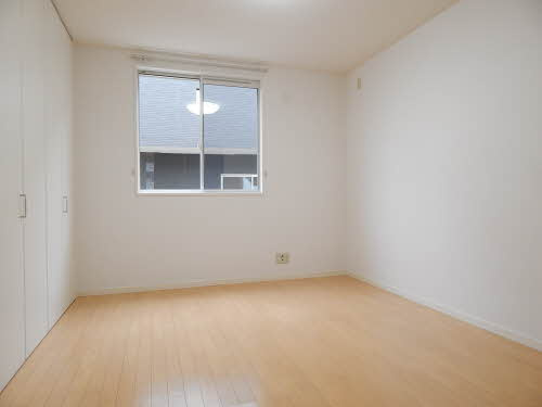 クラヴィエ東久留米 A棟の寝室|クローゼット付の寝室です☆