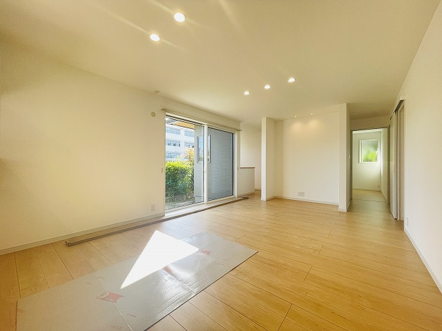 【居間・リビング】 | 福岡県糟屋郡宇美町桜原１丁目　戸建て