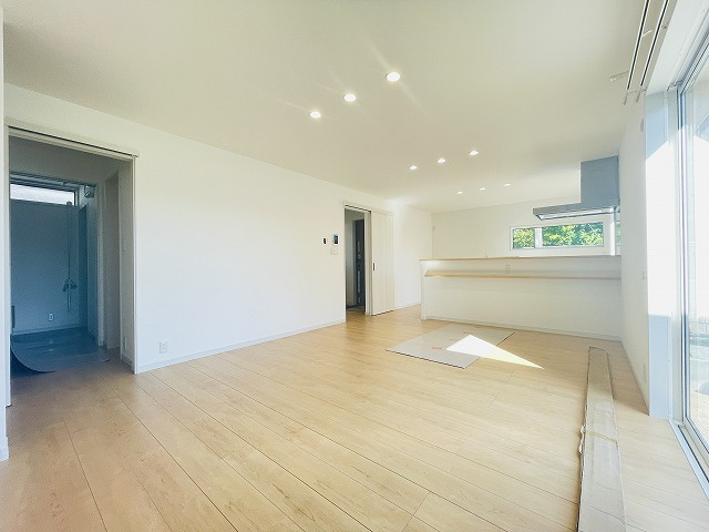 【居間・リビング】 | 福岡県糟屋郡宇美町桜原１丁目　戸建て