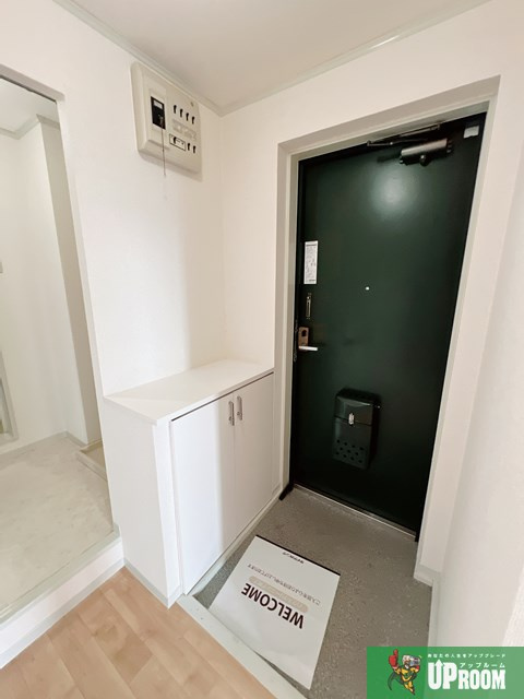 サンハイツ今枝の玄関