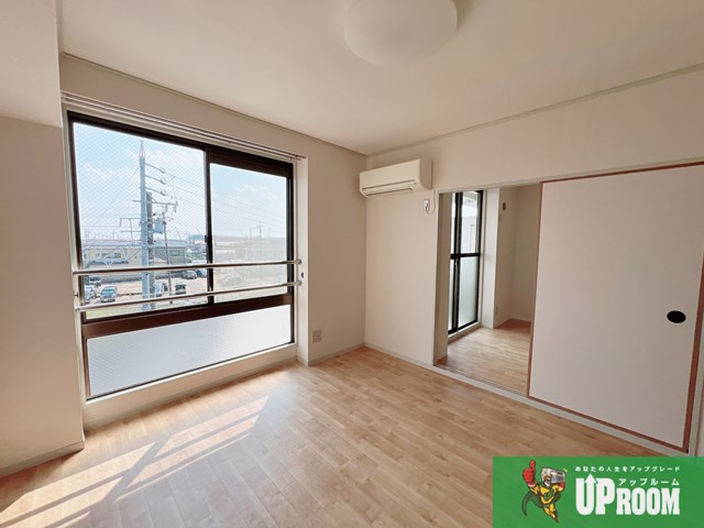 サンハイツ今枝の居間・リビング