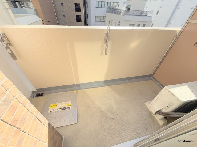 プレサンス本町ジョイス 仲介手数料無料のバルコニー