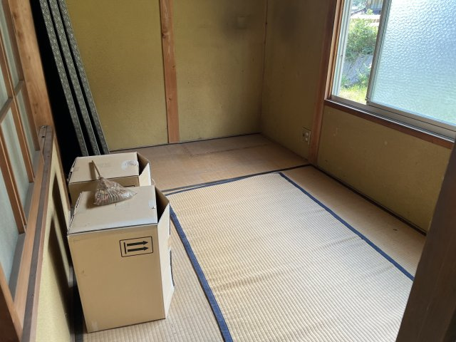 美咲町西川店舗付き中古住宅　3DKの和室|旧店舗和室