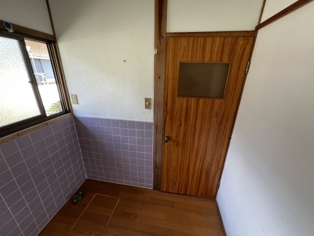 美咲町西川店舗付き中古住宅　3DKの脱衣所