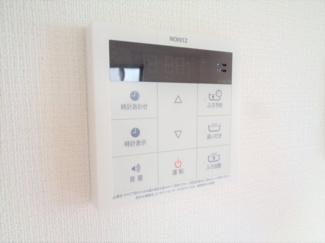 【その他】 | ファミーユスクエアー B棟 | 給湯器パネル※イメージです