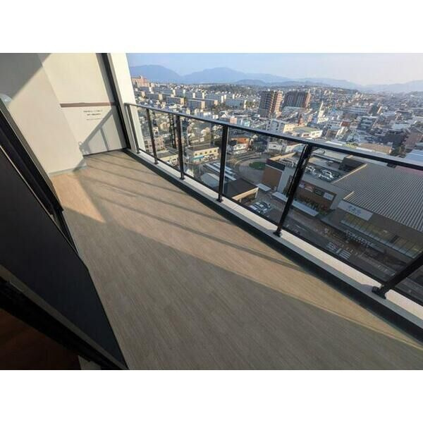 ヴェリテ金剛ルネクロスサイトのバルコニー