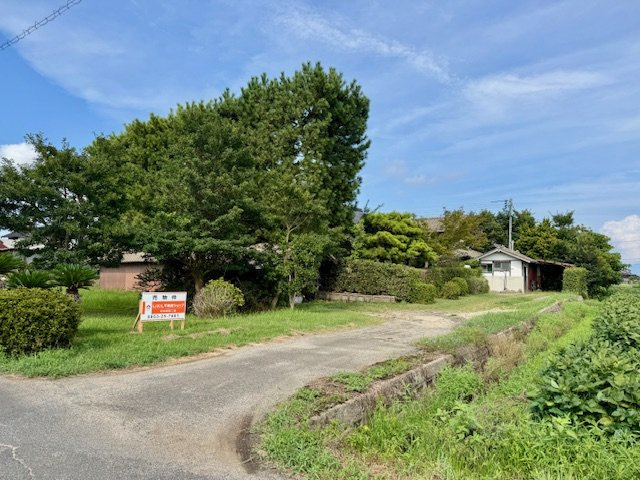 斐川町中洲　戸建ての前面道路含む現地写真