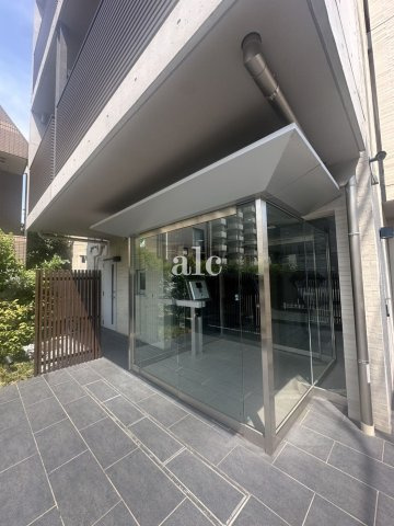 新宿区大久保１丁目の賃貸マンションのエントランス