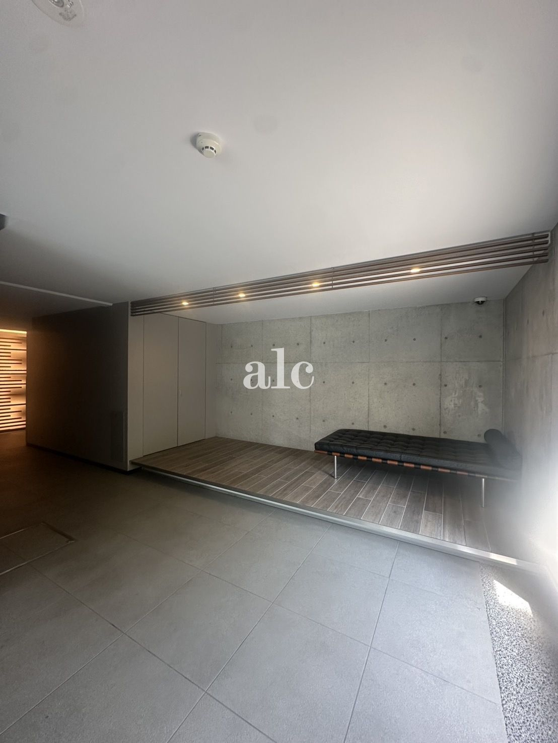 新宿区大久保１丁目の賃貸マンションのロビー