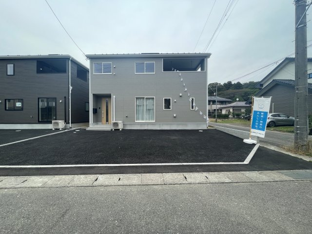 新築戸建・建売　二本松市竹田二丁目　CRADLE GARDEN　全5棟の駐車場