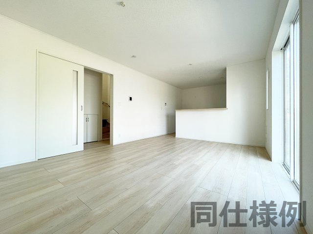 新築戸建・建売　二本松市竹田二丁目　CRADLE GARDEN　全5棟の居間・リビング|同仕様